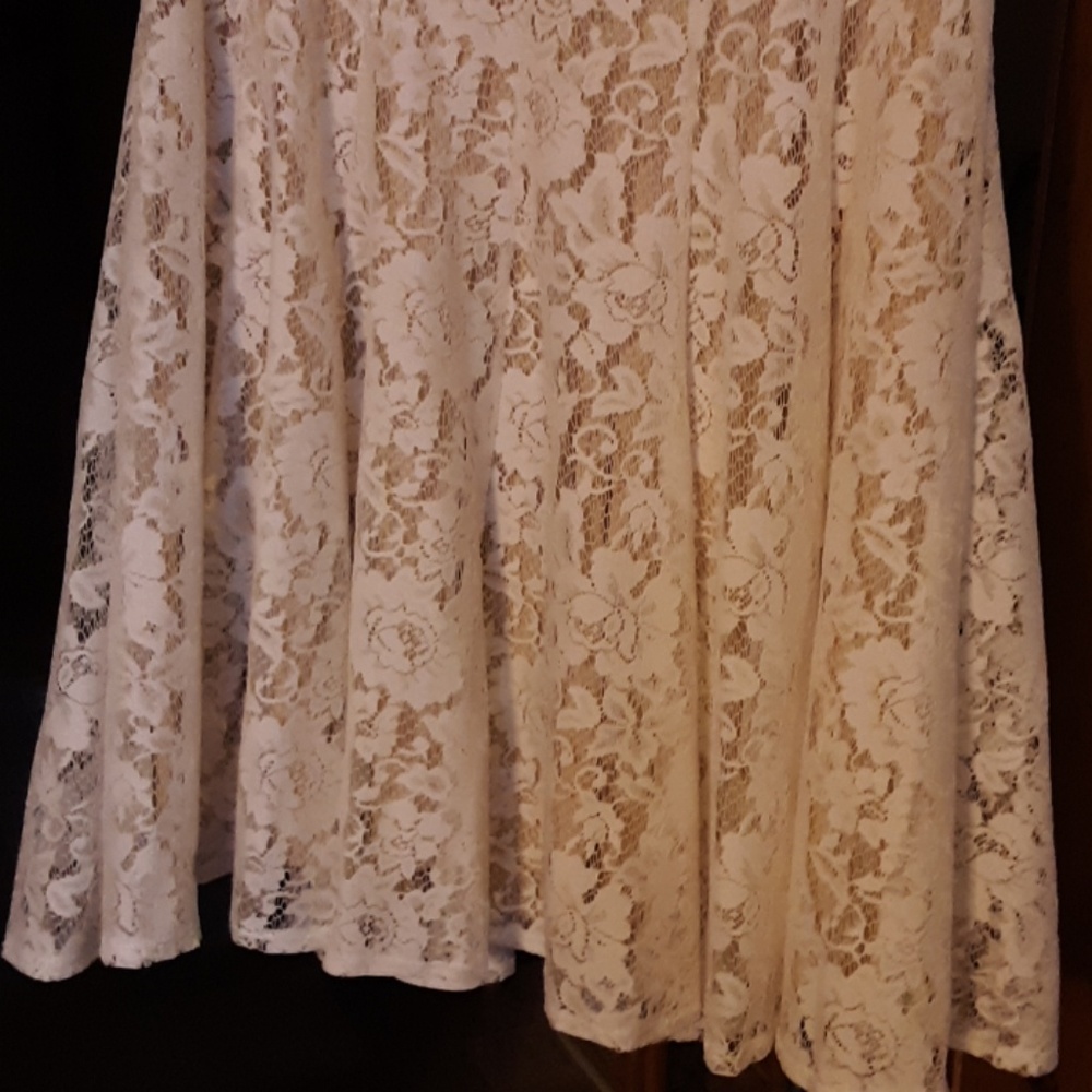 Dress - Picture 3 of 3
